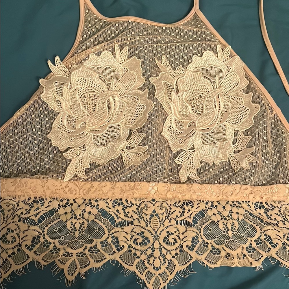 Elegant Lace Bralette in Cream